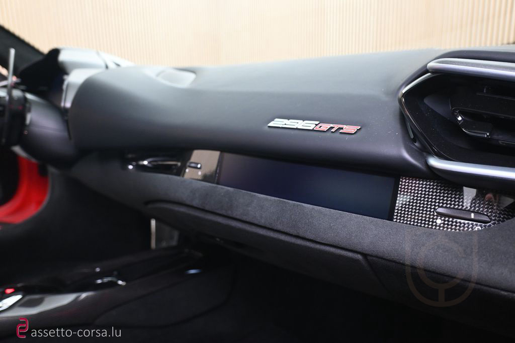Ferrari 296 GTS*Carbon*Lift*Racing Seats*Neuwertig