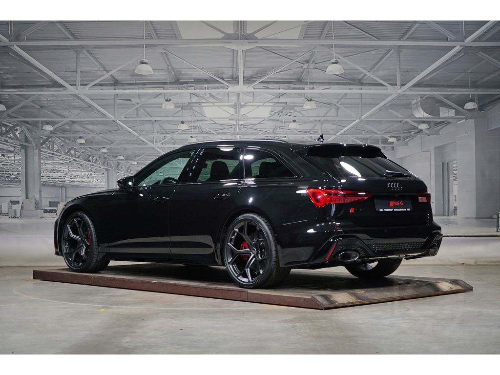 Audi RS6 Avant performance 22 Zoll Keramik Pano 360 K