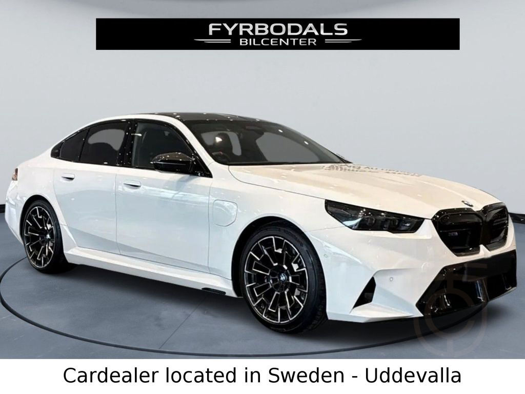 BMW M5 xDrive G90 727hp Hybrid TOWBAR B&W HUD *VAT*