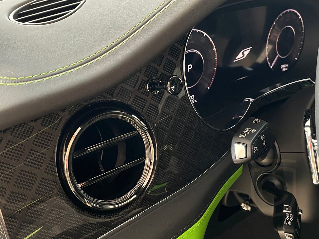 Bentley Bentayga V8 Black Edition - DemoCar