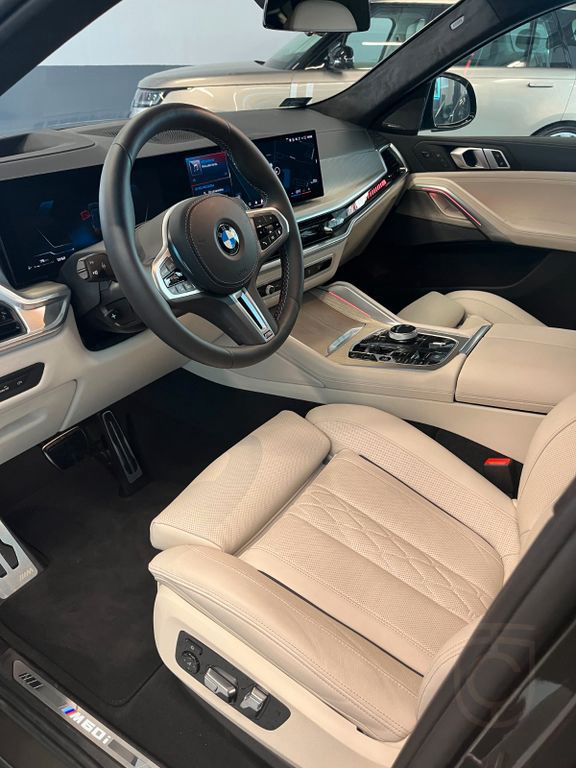 BMW X6 M60 i xDrive / HUD / PANO/ LED/ 360 KAMERA