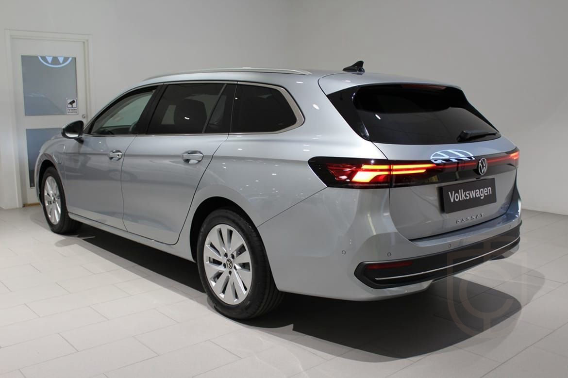 Volkswagen Passat Variant eHybrid SC Business