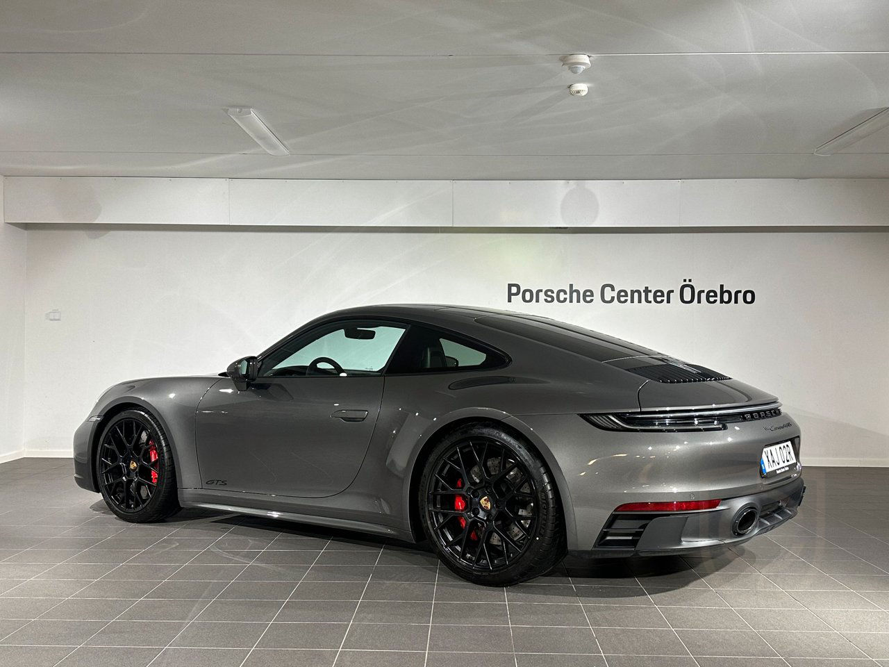 Porsche 911 992 Carrera 4 GTS