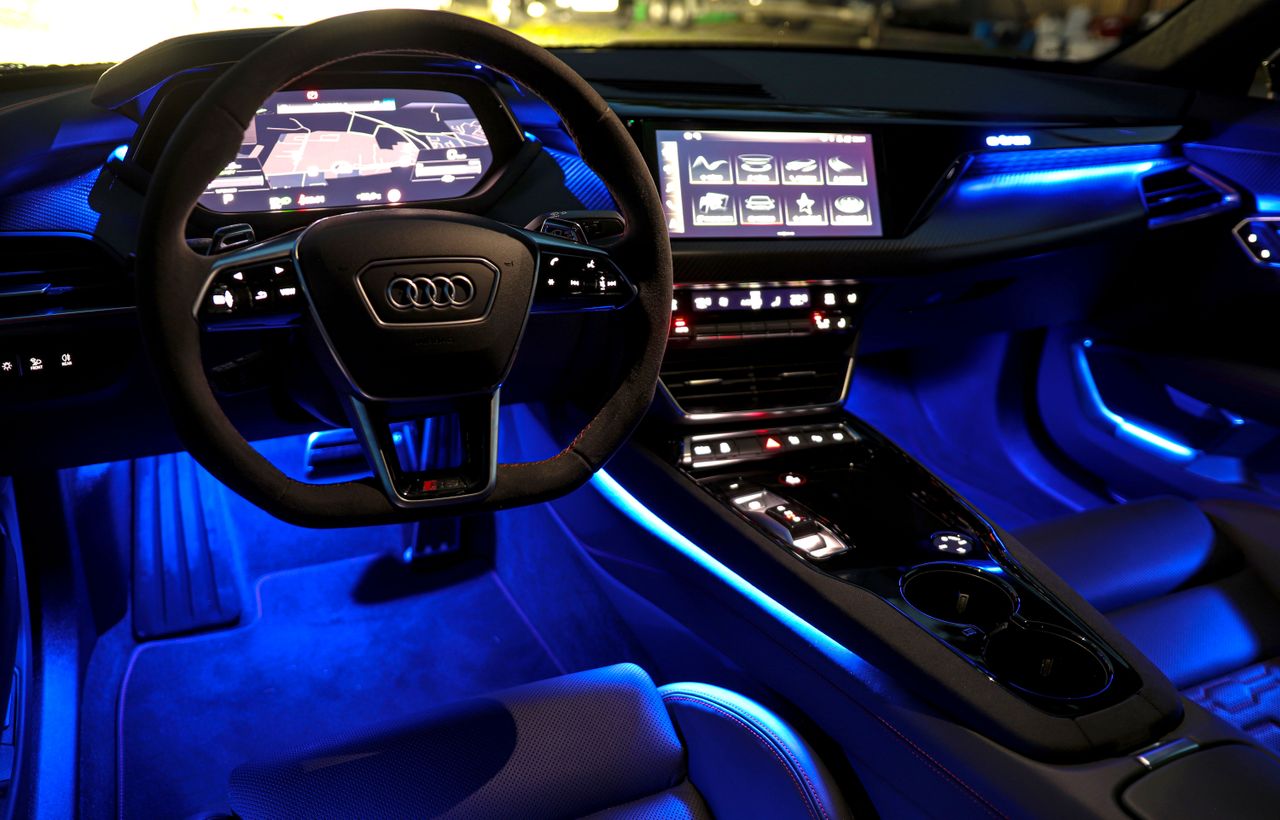 Audi RS e-tron GT/440kW/Masáž/HUD/Noční Vidění SKLADEM