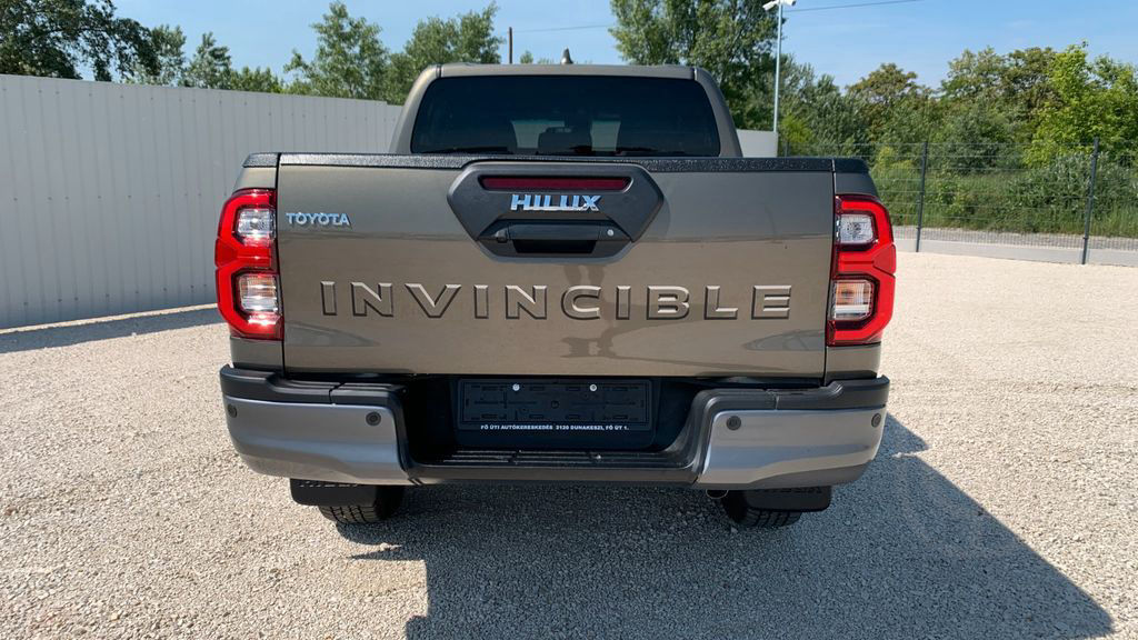 Toyota Hilux 2.8 D-4D 4X4 INVINCIBLE MY25,NET. EXPORT