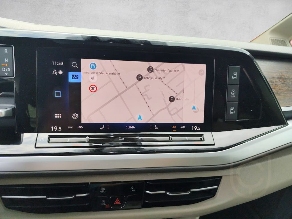 Volkswagen Multivan LÜ DSG Style Sthzg. Pano el.Sitze Navi