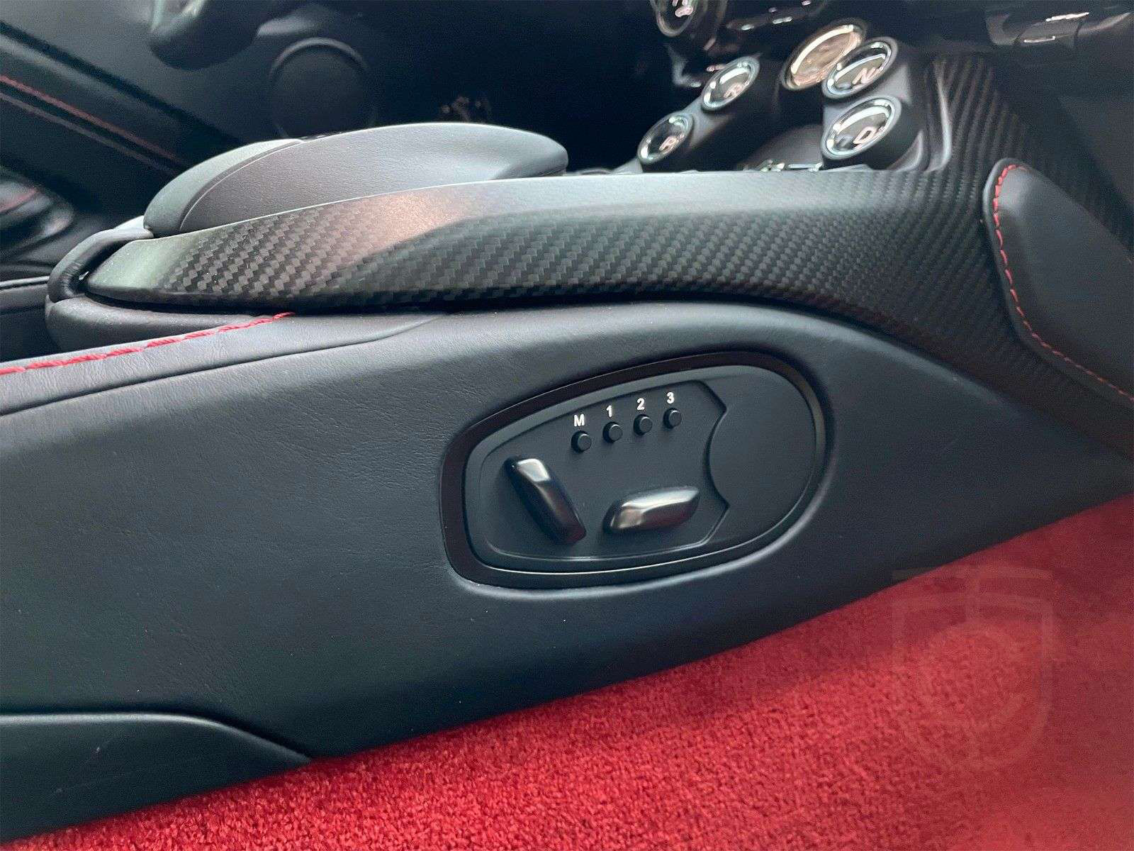 Aston Martin Vantage*Carbon Packs*Homelink