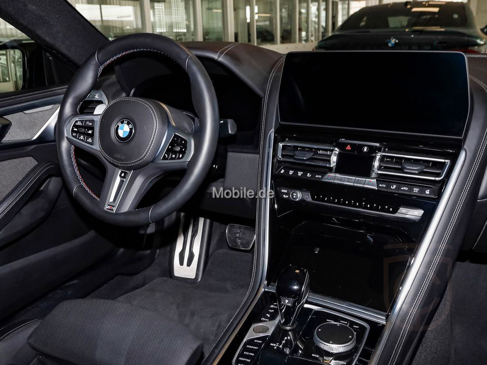 BMW M850i xDrive Coupe Integal-Aktivlenk. Soft-Close