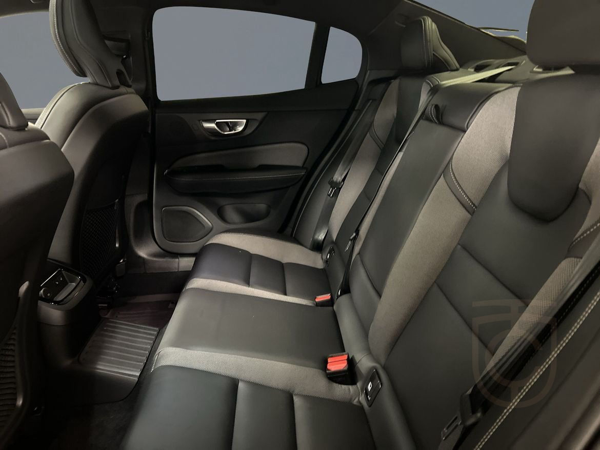 Volvo S60 Recharge T6 II Plus Dark