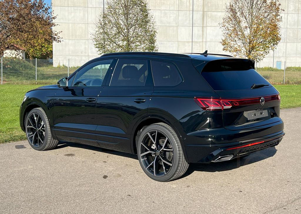 Volkswagen Touareg 3.0 TDI 4M R-Line AHK PANO DYNAUDIO