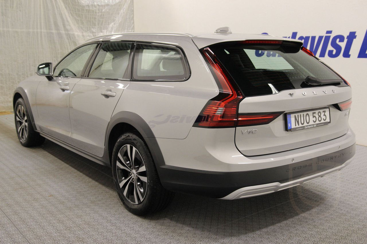 Volvo V90 Cross Country B