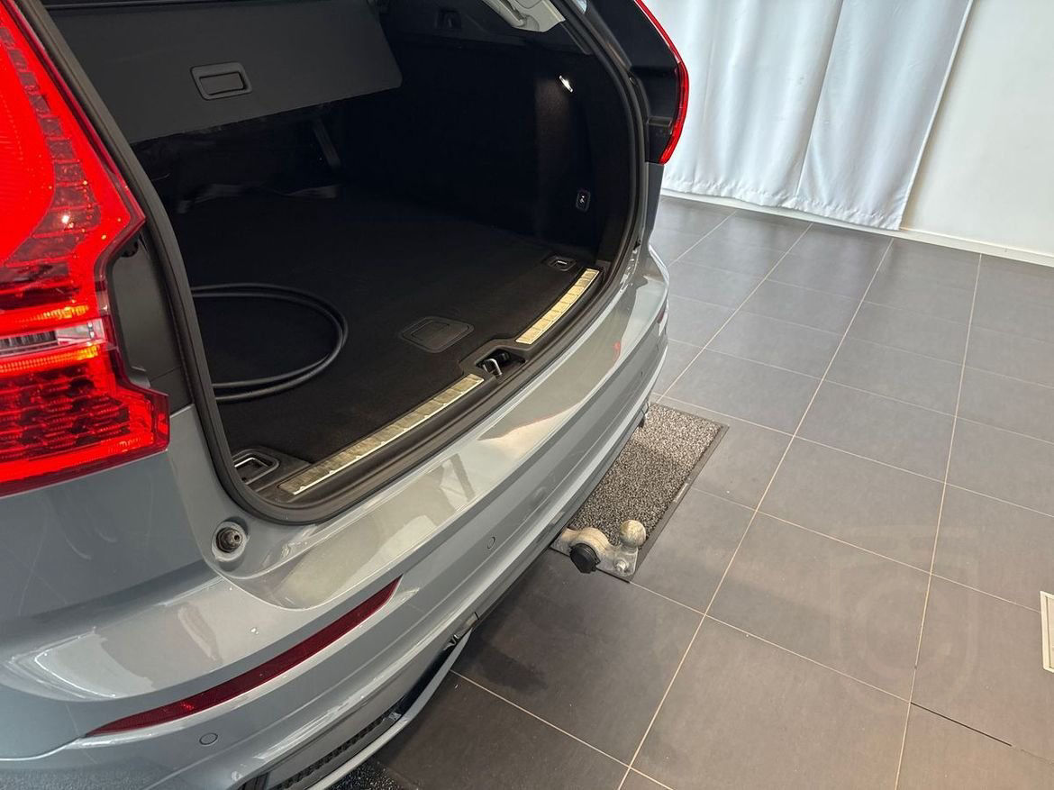 Volvo XC60 Recharge T6 Plus Dark Edition.