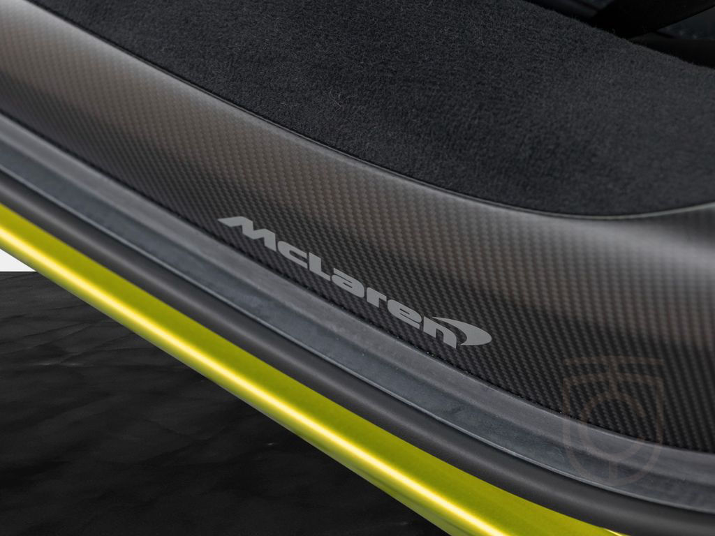 McLaren Artura - Vision | Carbon | Sports Exhaust