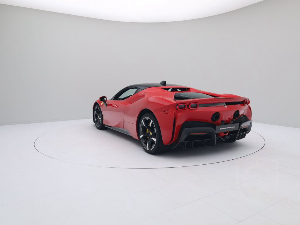 Ferrari SF90 Stradale - FERRARI HAMBURG