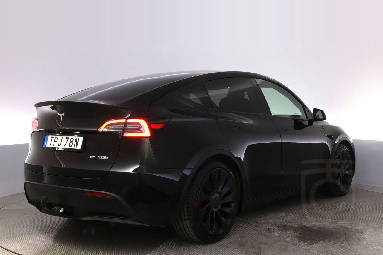 Tesla Model Y Performance AWD Autopilot Pano