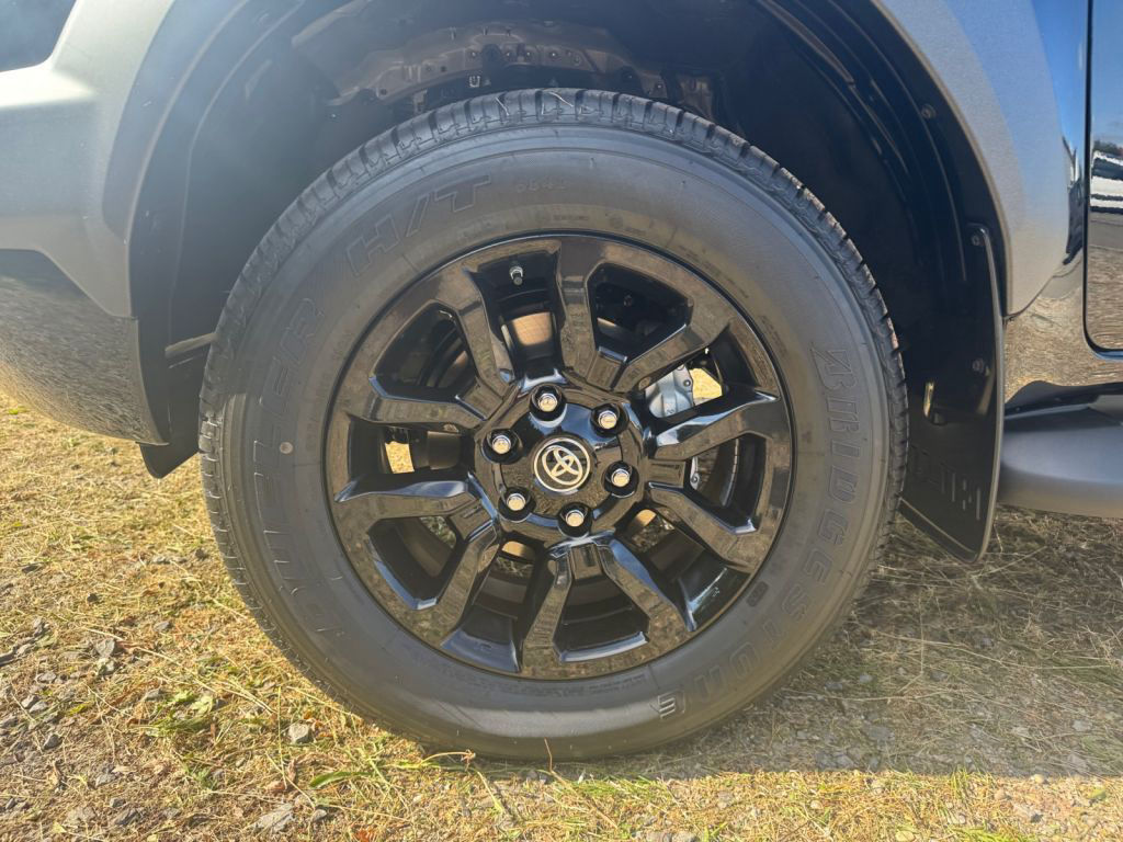 Toyota HiLux 4x4 Double Cab MHEV Autm. Invincible (AN1P
