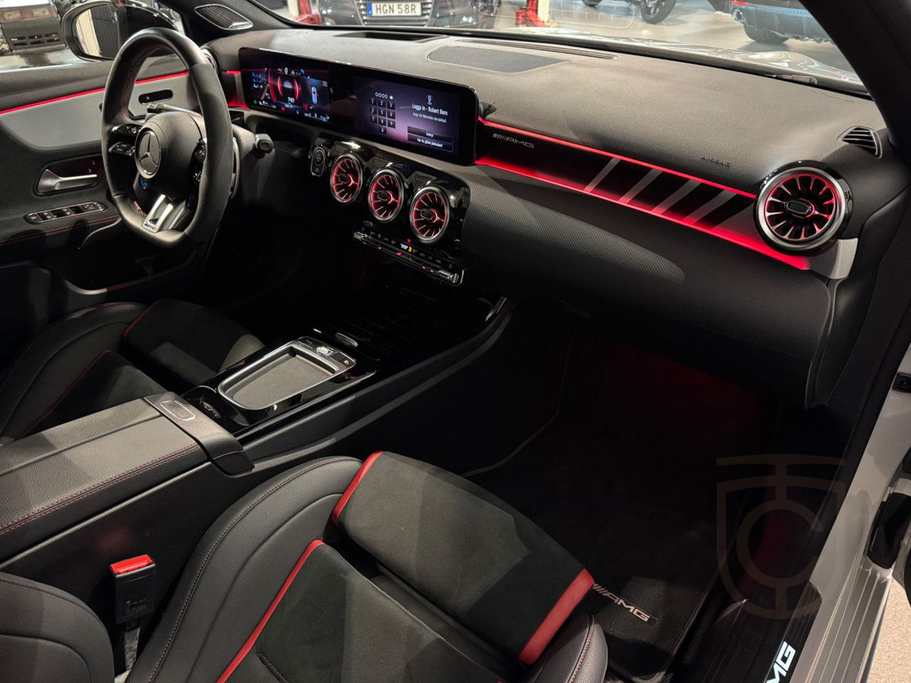 Mercedes-Benz AMG A 45 S 4MATIC+ Burmester