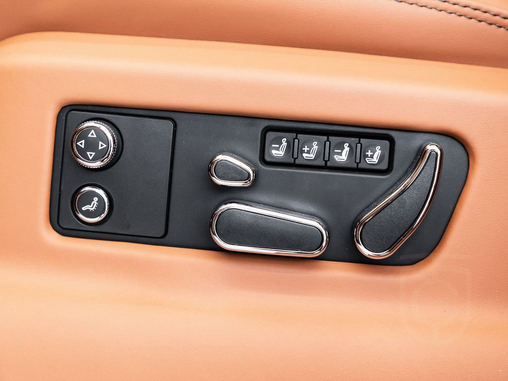 Bentley Bentayga Azure V8 BENTLEY FRANKFURT / FULL