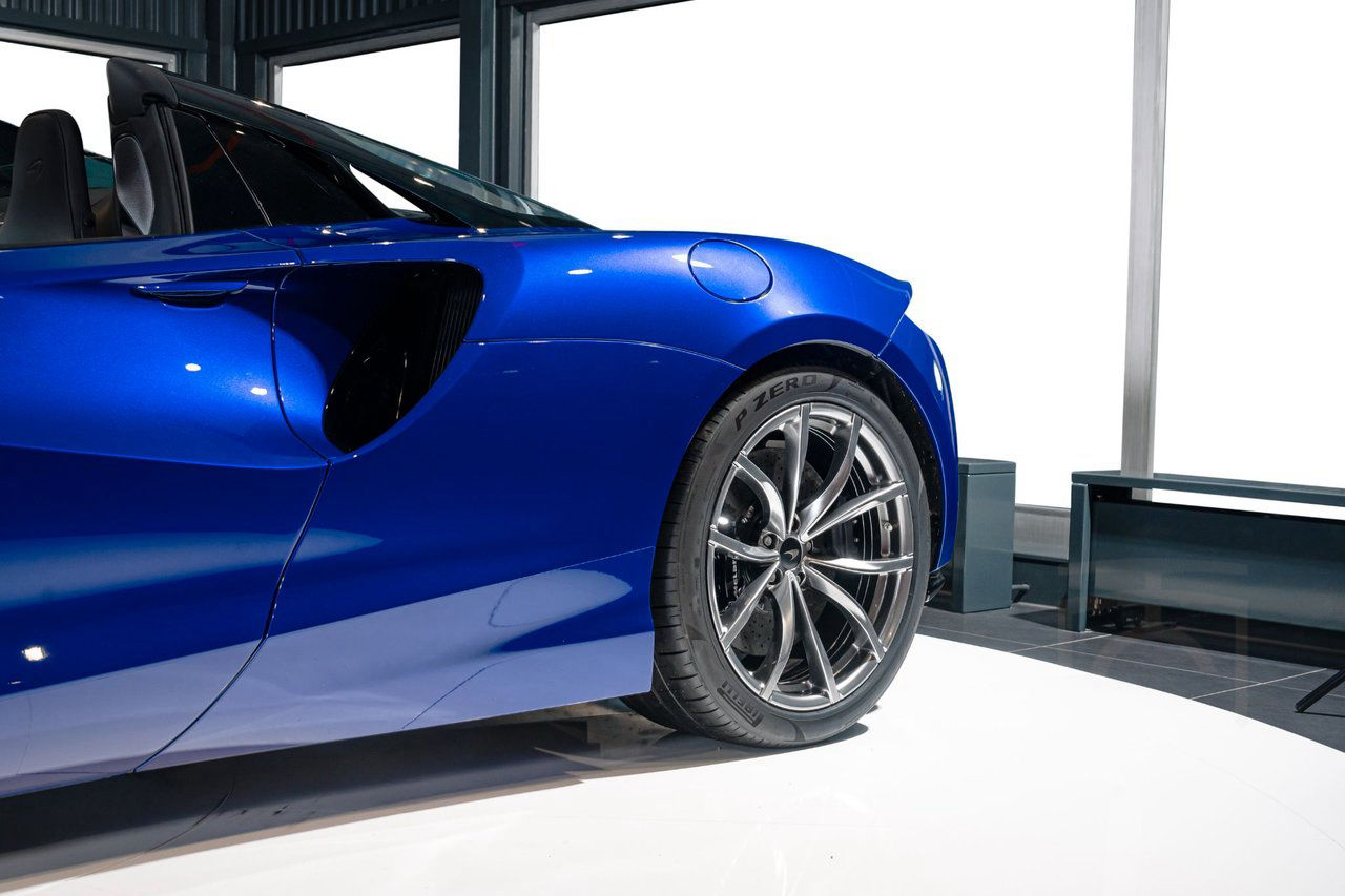 McLaren Artura Spider