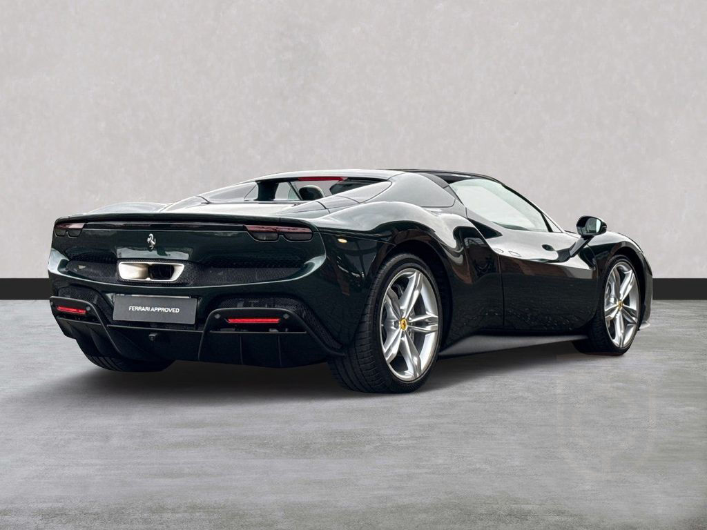 Ferrari 296 GTS 40.000€ an Optionals