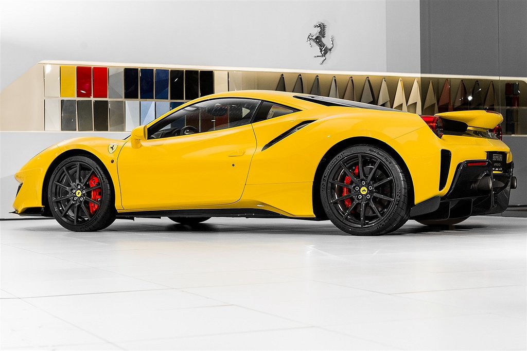 Ferrari 488 Pista