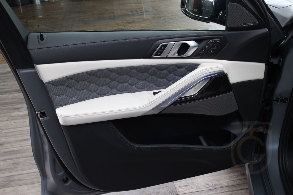 BMW X6 M Competition H&K Keyless Massage Soft-Close