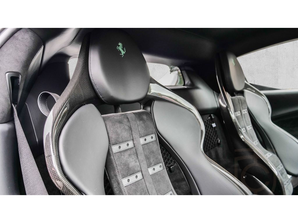 Ferrari 296 GTB *Lift*Carbon*LED*CarPlay*Racingseats*1Hd