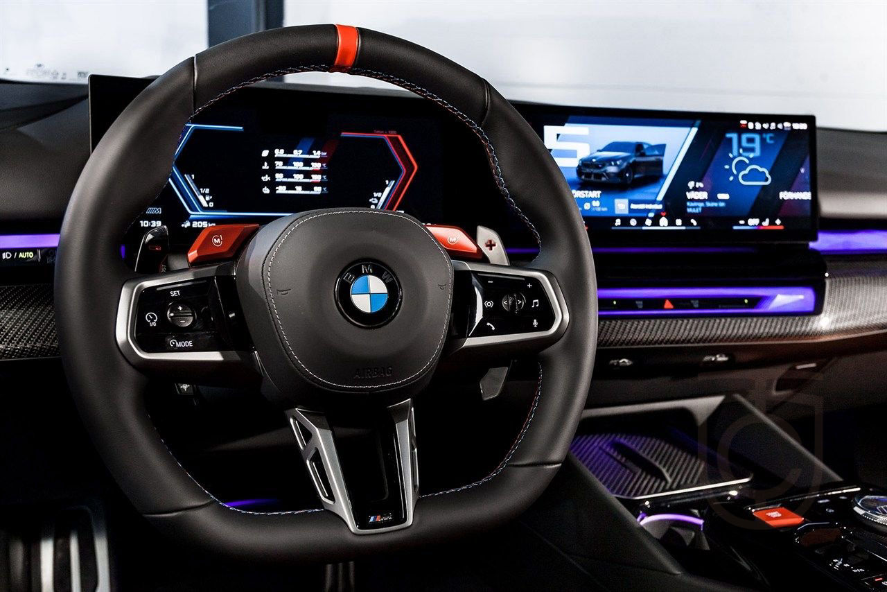 BMW M5 Touring Fullutrustad