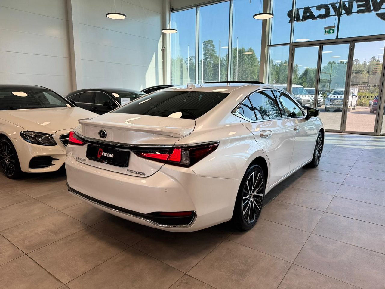 Lexus ES 300h 2.5 E-CVT Limited Edition