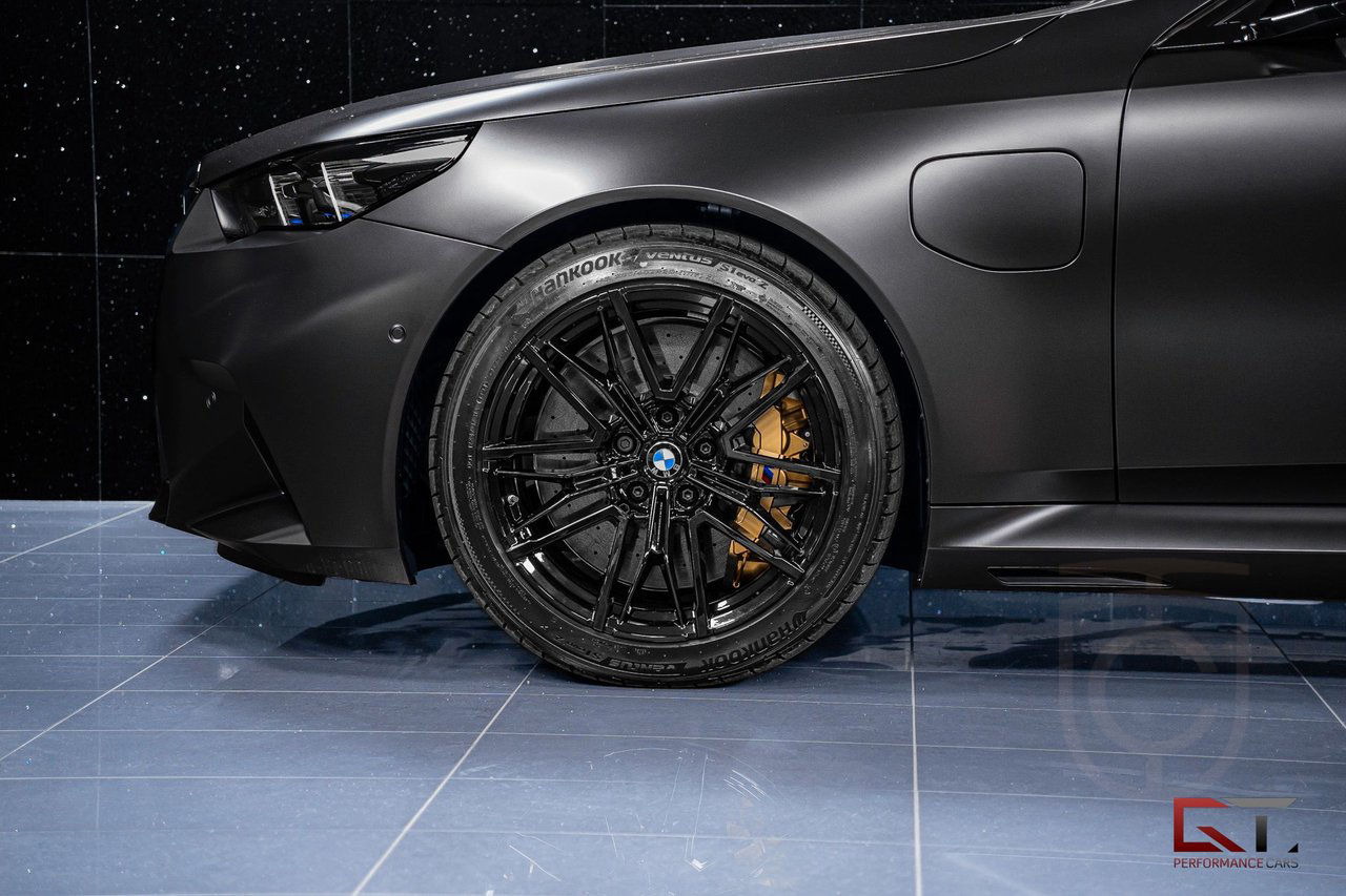 BMW M5 G90