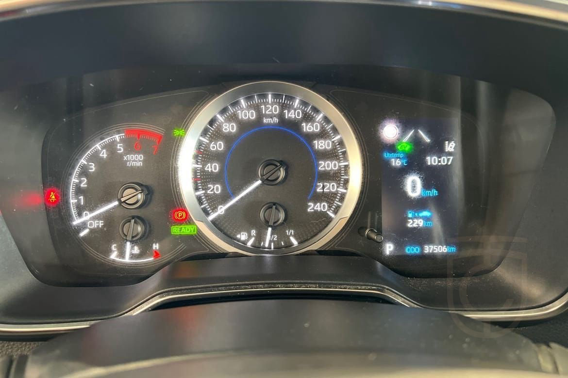 Toyota Corolla Hybrid 1,8 5D Active Carplay