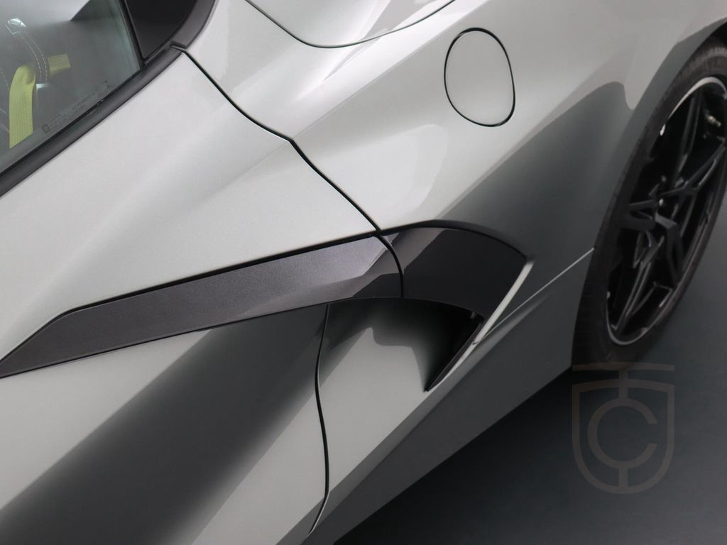 Chevrolet Corvette Stingray C8 convertible 3LT Front lift