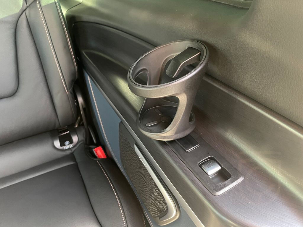 Mercedes-Benz EQV 300 AVANTGARDE DISTR+360+BURM+SITZBEL+EL.SIT