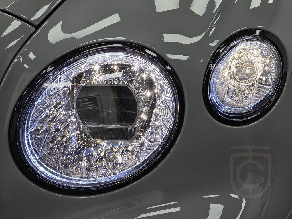 Bentley Flying Spur S V8*Mulliner*NAIM*Cambrian Grey*