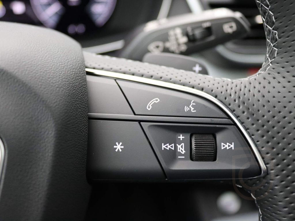 Audi Q5 50TFSIe S-Line 299PS S-Tronic Luft Matrix AHK