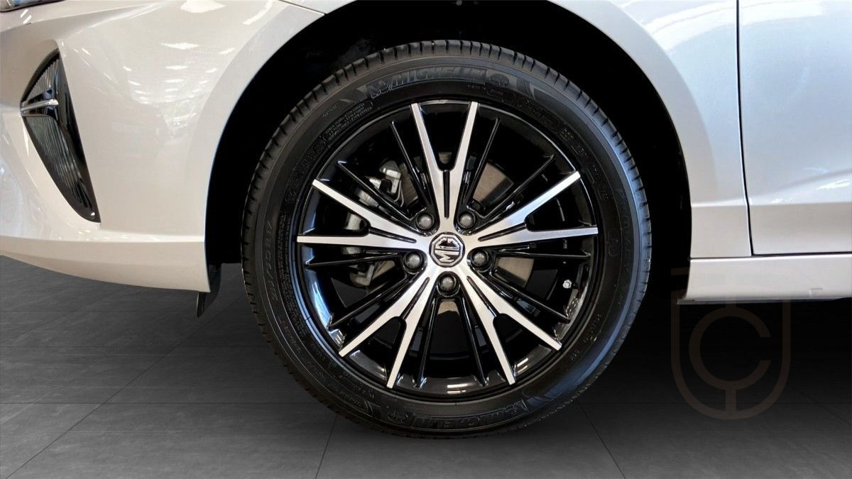 MG 5 MG5 LUXURY