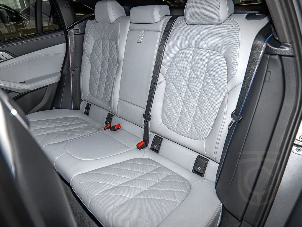 BMW X6 M60i xDrive M Sport PANO ACC AHK