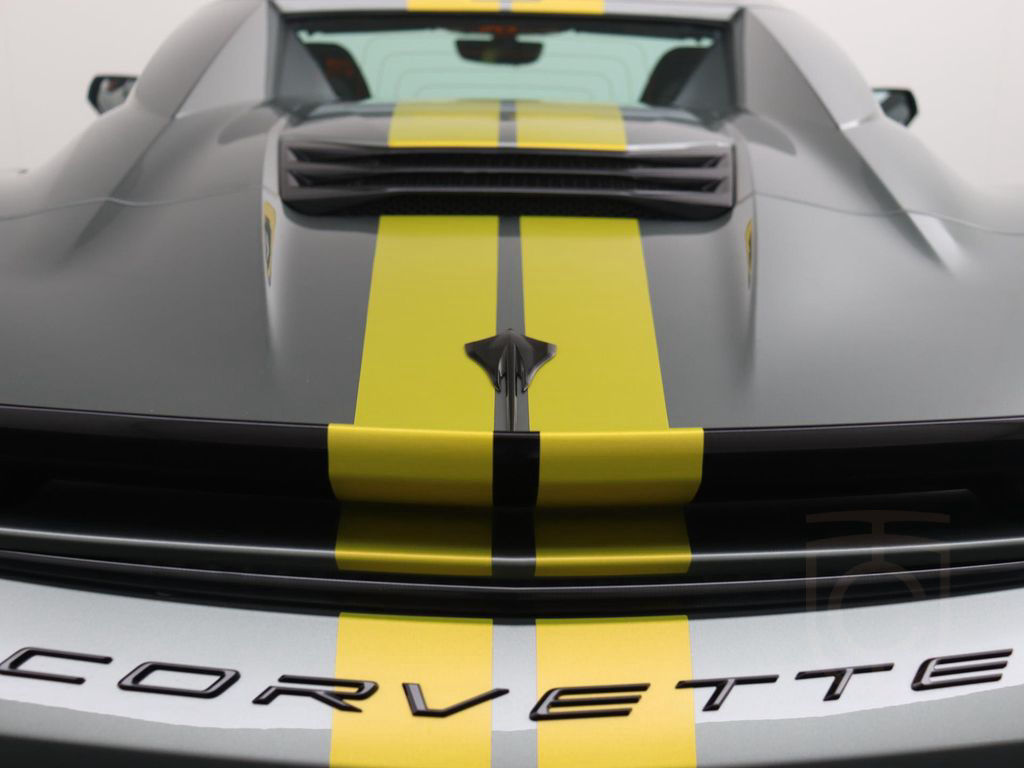 Chevrolet Corvette Stingray C8 convertible 3LT Front lift