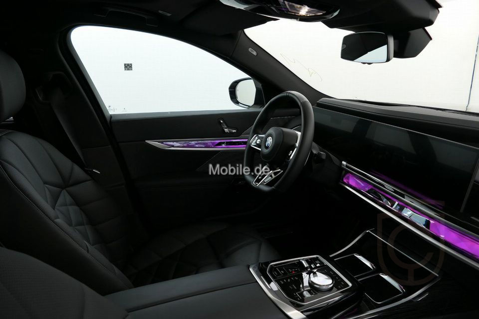 BMW 740d xDrive M Sport 21" Pano Sky Fond TV Sthzg.