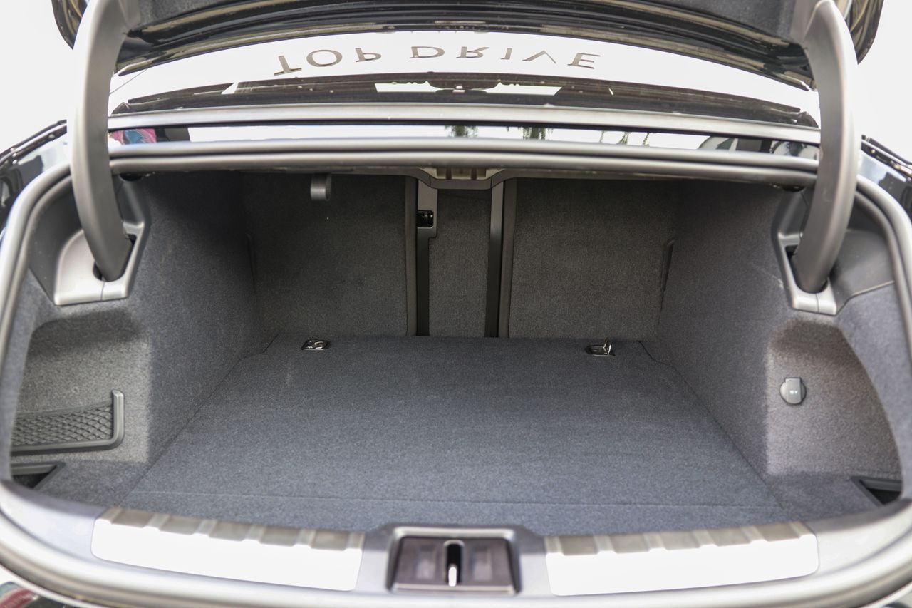 Audi RS e-tron GT/440kW/Masáž/HUD/Noční Vidění SKLADEM