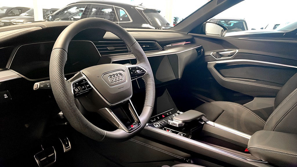 Audi Q8 55 e-tron quattro