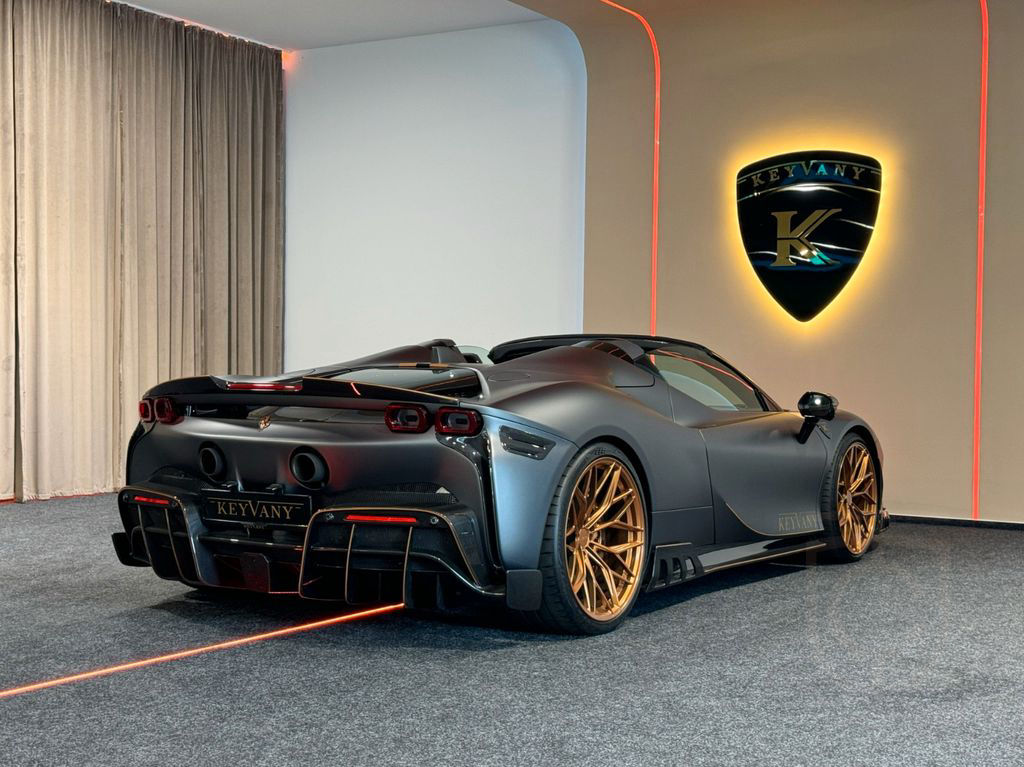 Ferrari SF90 SPIDER LIFT/CARBON/TAILORMADE/KEYVANY!