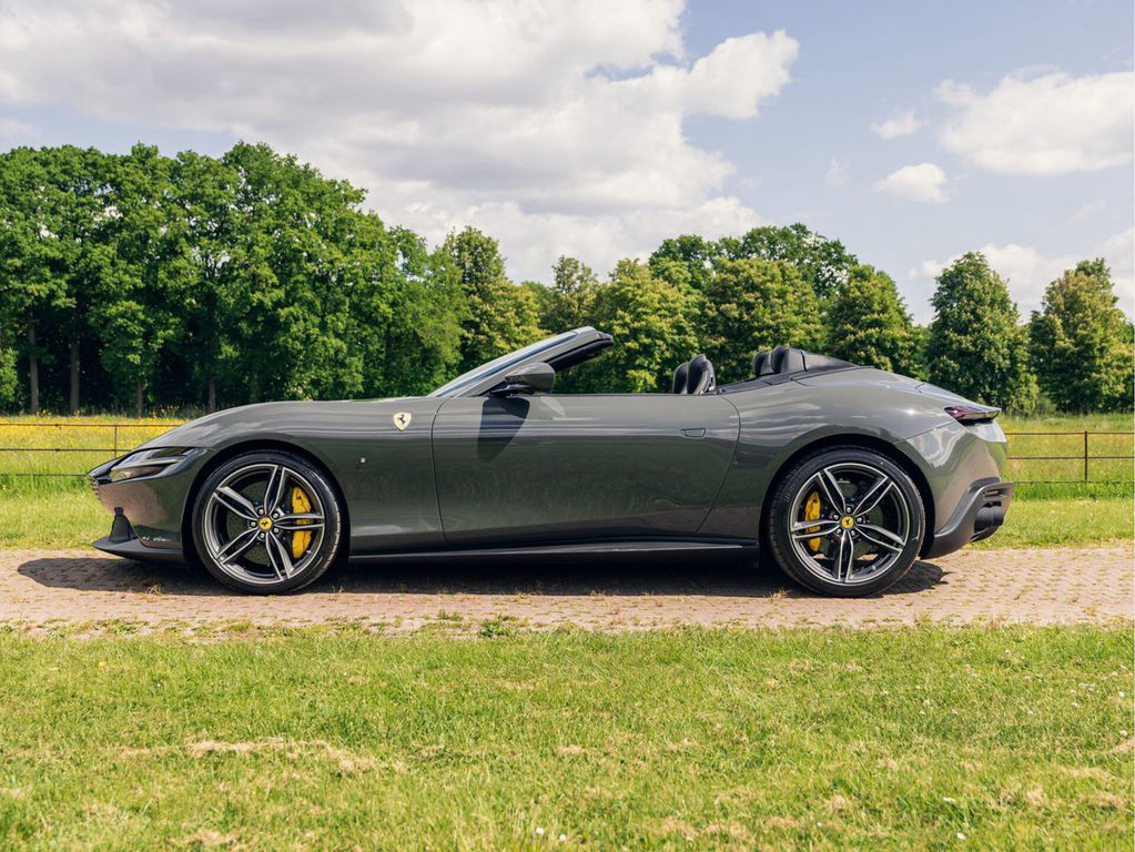 Ferrari Roma Spider 3.9 V8 Grigio Scuro, Side Display, C