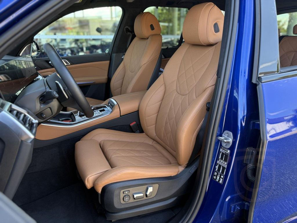 BMW X5 M60i IntAktLenk.HUD SurView Bow+Wil.Soft 22"