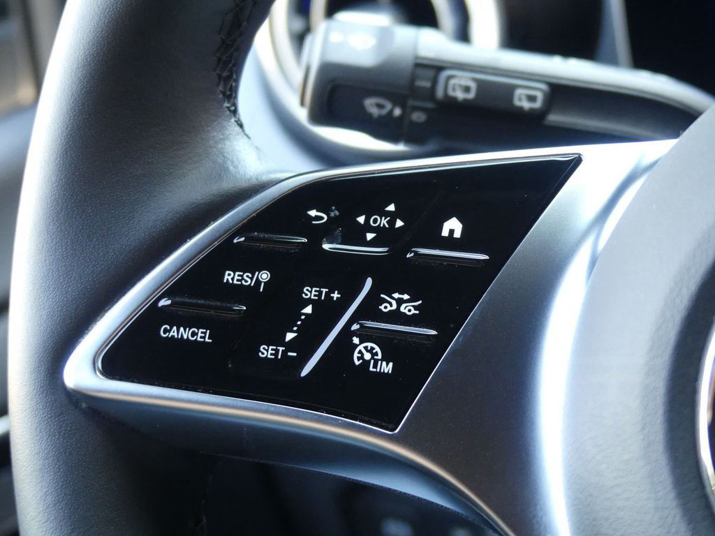 Mercedes-Benz EQV 300 L2 90 KWH AMG Line 7Persoons Leer/LED/Ca