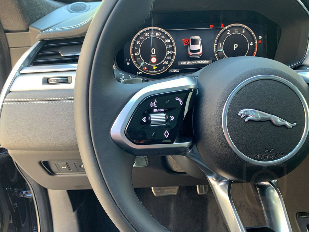 Jaguar F-PACE D300 AWD R-DYNAMIC HSE HUD+LMF+ACC+DAB