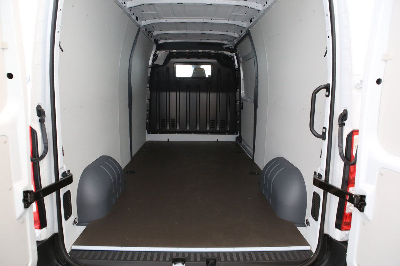 Nissan Interstar Van 2.3dCi L3H2 M