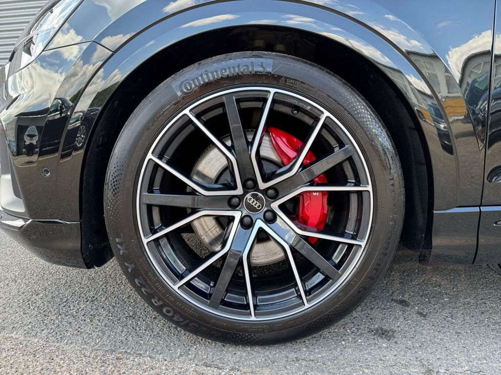 Audi SQ8 TFSI competition plus quattro AHK MATRIX