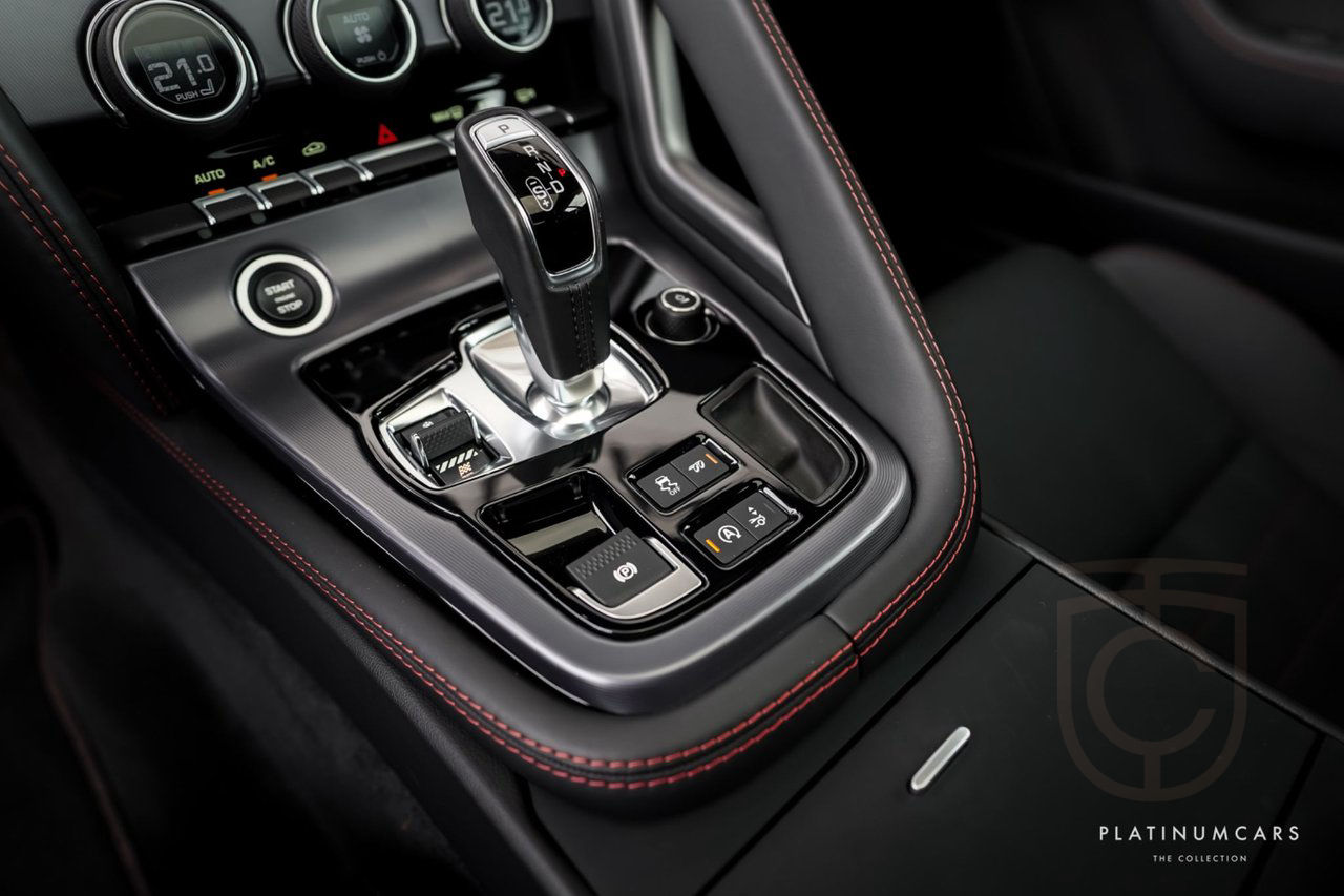 Jaguar F-Type R Quickshift