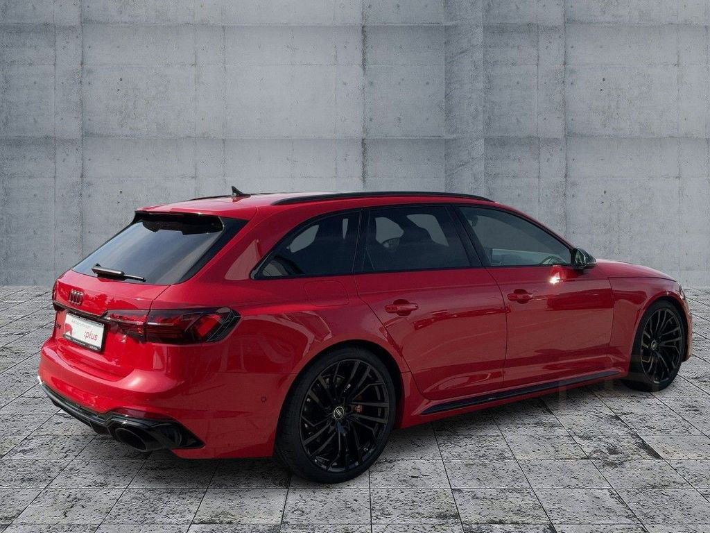 Audi RS4 Avant TFSI MATRIX+NAVI+HuD+B&O+ACC+PANO+20"